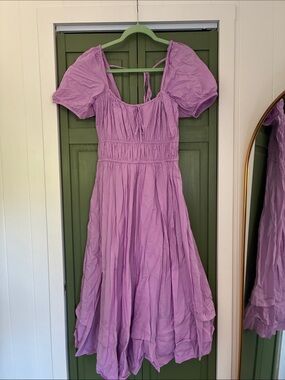 Ruched Midi Dress in Violet
1. STATE
